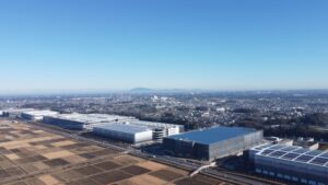 物流倉庫が並ぶ流山市の風景